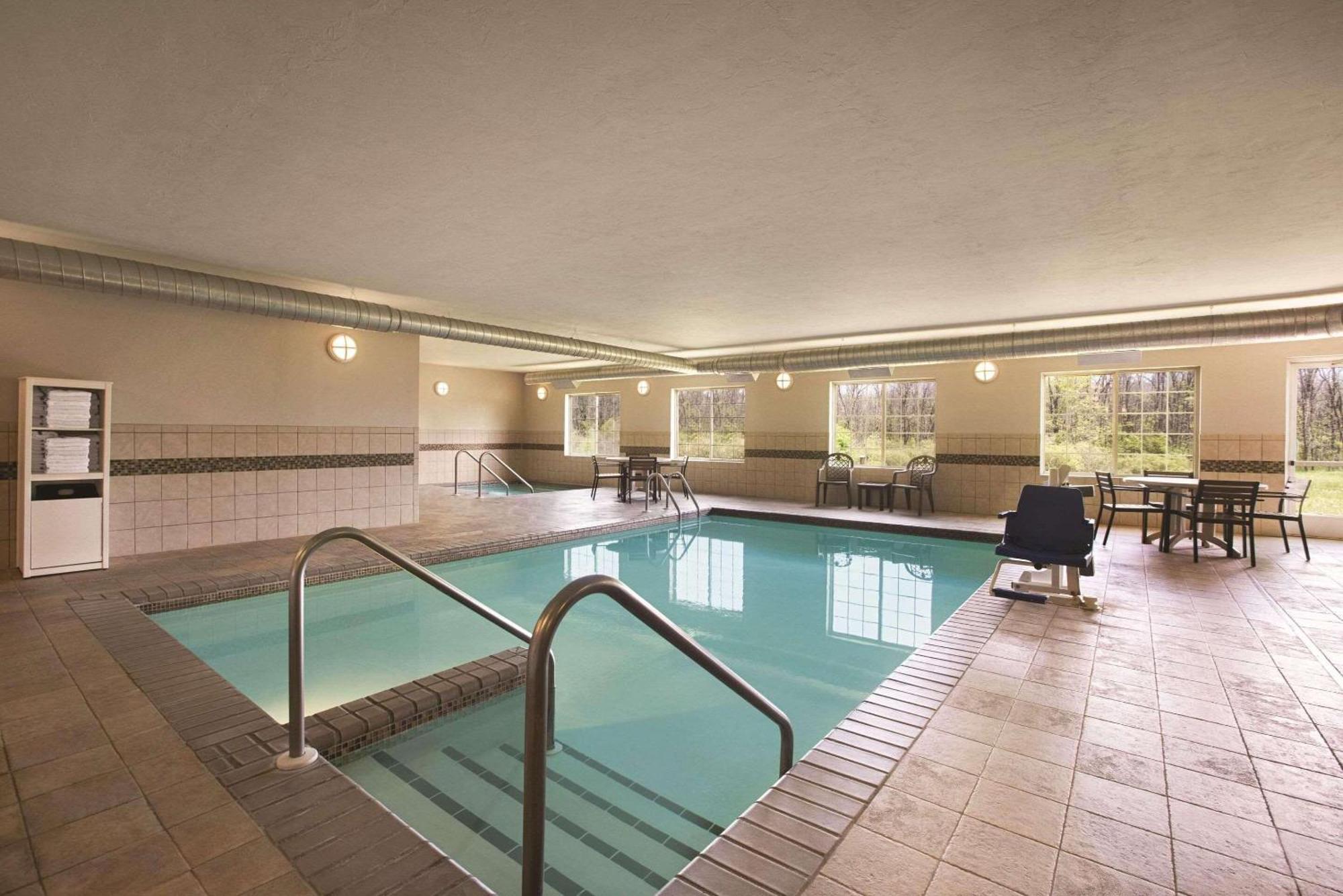 Country Inn & Suites By Radisson, Green Bay North Dış mekan fotoğraf